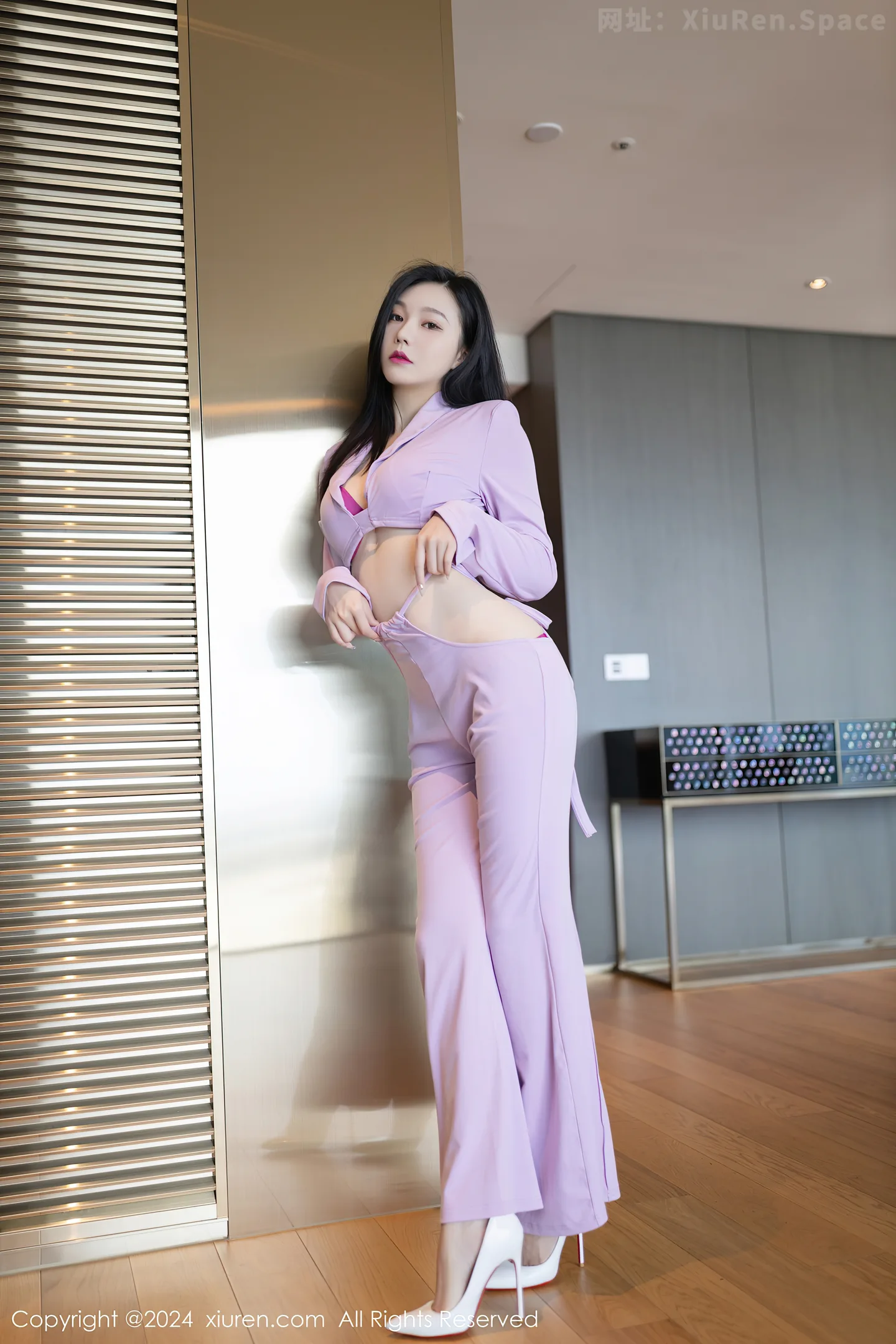 图片[4]-[XiuRen秀人网]VOL.8006 模特安然anran性感淡粉套装露紫红色内衣配白丝袜完美诱惑写真80P-秀人网官方网站